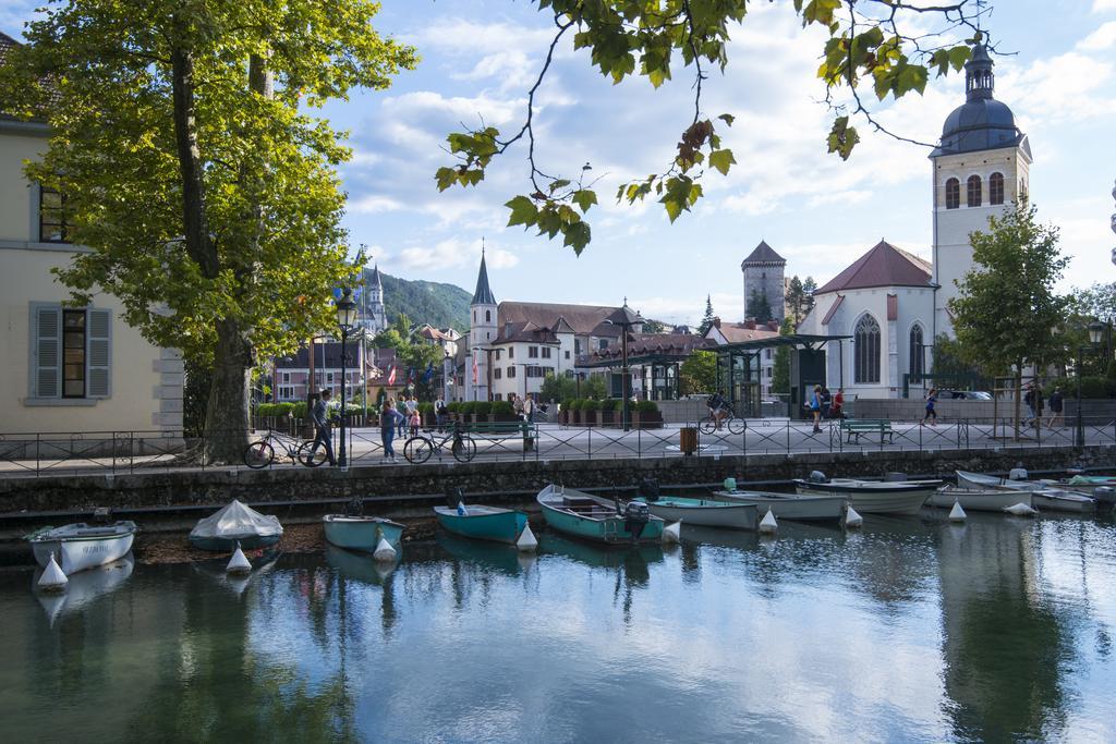 Отель Campanile Annecy - Cran Gevrier Экстерьер фото